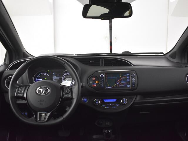 Toyota YARIS 1.5 Hybrid Bi-Tone| Navigatie