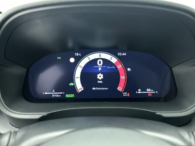 Toyota YARIS 1.5 Hybrid 130 Executive | Navigatie | Panoramadak | BSM | Parkeersensoren voor+achter |