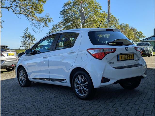 Toyota YARIS 1.5 Hybrid Aspiration | Cruise control | Climate control | Camera | Navi | Lane assist | Bluetooth
