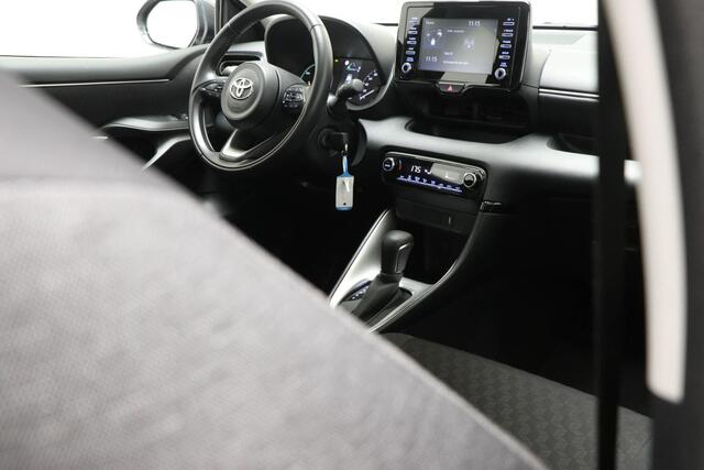 Toyota YARIS 1.5 Hybrid Active | DAB | APPLE | CAMERA
