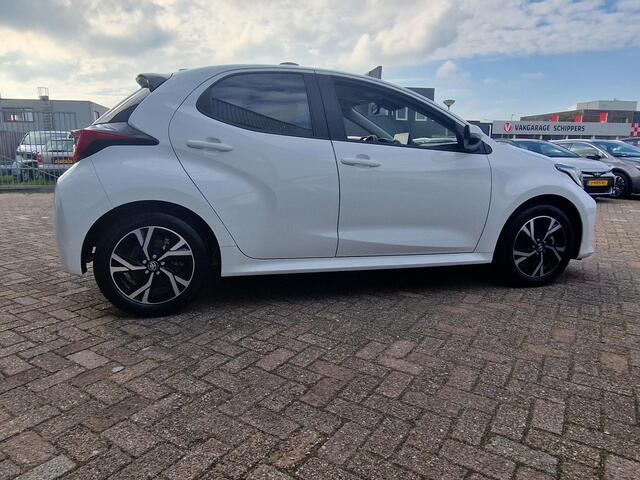 Toyota YARIS 1.5 Hybrid 115 Business Plus