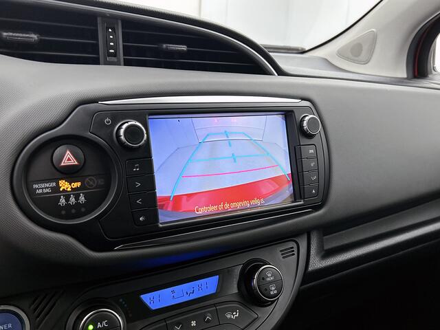Toyota YARIS 1.5 Hybrid Dynamic | LM velgen | Full map navigatie | Cruise control | Climate control |