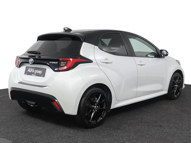 Toyota YARIS 1.5 Hybrid Executive | head-up display | panoramadak| Bi-tone |