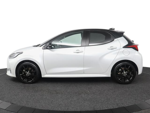 Toyota YARIS 1.5 Hybrid Executive | head-up display | panoramadak| Bi-tone |