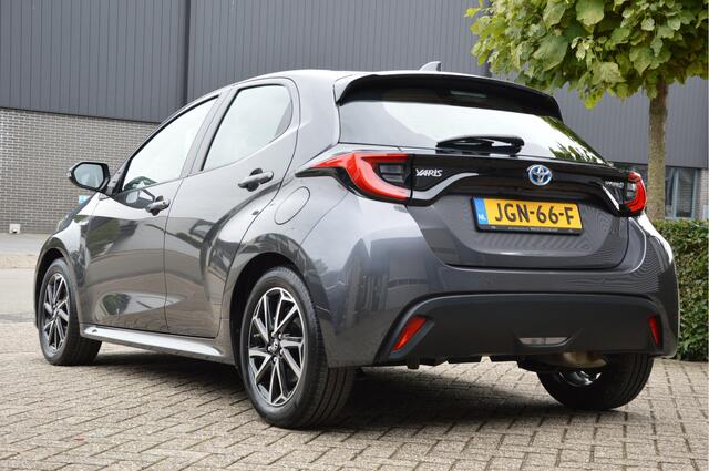 Toyota YARIS 1.5 Hybrid Dynamic LED | CLIMA | CAMERA | HEAD UP