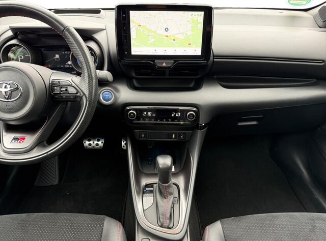 Toyota YARIS 1.5 Hybrid GR Sport I Panoramadak I Trekhaak I Leder