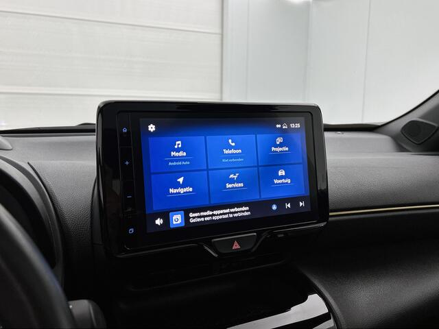 Toyota YARIS Cross 1.5 Hybrid Adventure | Treeplanken |