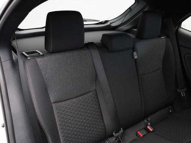 Toyota YARIS Cross 1.5 Hybrid 130 Dynamic | Achteruitrijcamera | Stuur, Voorruit en stoelverwarming | Apple Carplay & Android Auto |