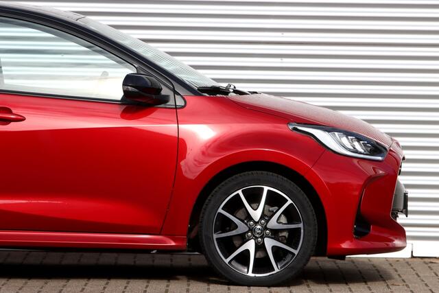 Toyota YARIS 1.5 Hybrid Executive Bi-Tone