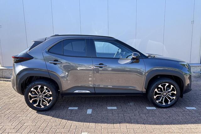 Toyota YARIS Cross 1.5 Hybrid 115 Dynamic Limited, Parkeersensoren, Afneembare Trekhaak , Stoelverwarming, Stuurverwarming, Apple carplay, Android auto.
