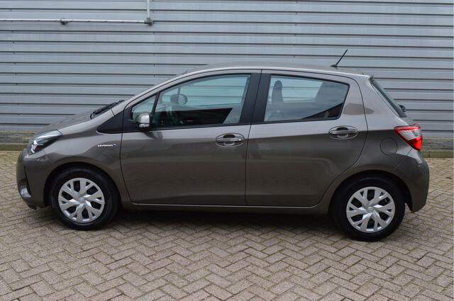Toyota YARIS 1.5 Hybrid Active O.a: Trekhaak, Camera, Clima, Audio, Cruise, Rijklaar, Etc. All-in prijs!