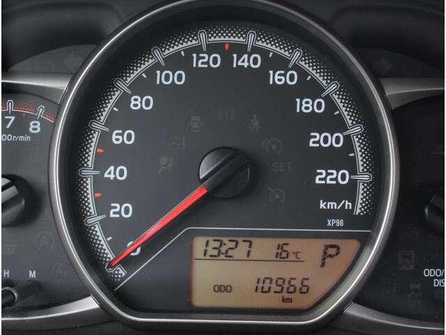 Toyota YARIS 1.3 VVT-i Aspiration AIRCO | CAMERA | CRUISE | ROLSTOELLIFT | CV | ELRM | STB | BLUETOOTH