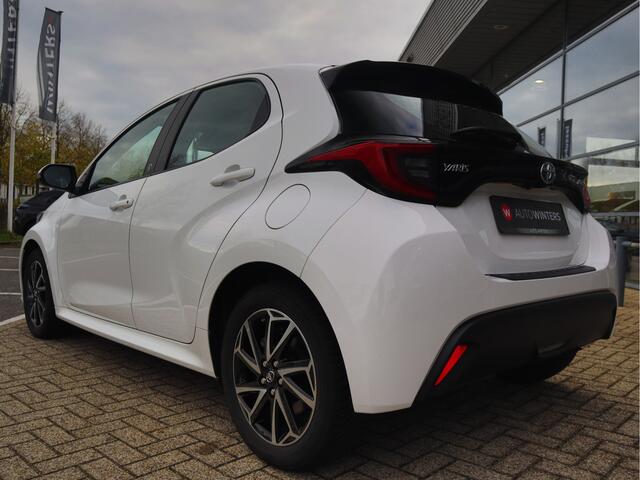 Toyota YARIS 1.5 Hybrid Stoelverwarming | All season banden | adaptieve cruise control |