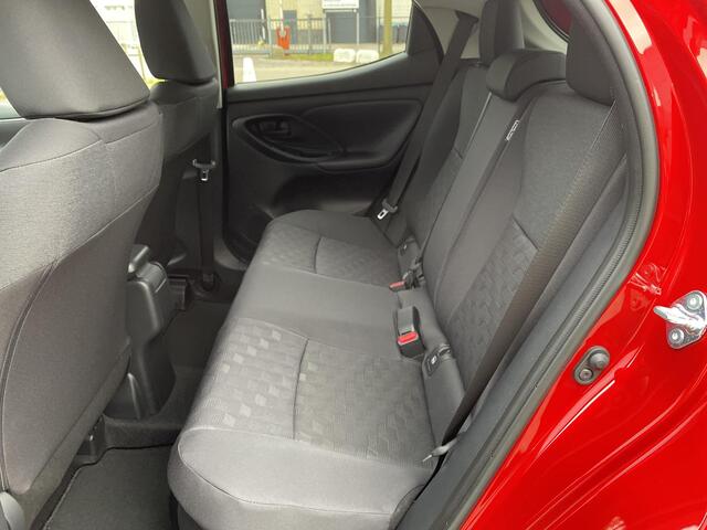 Toyota YARIS 1.5 Hybrid 115 Dynamic **COMFORT PACK/ NIEUWE AUTO/ DIRECT LEVERBAAR**