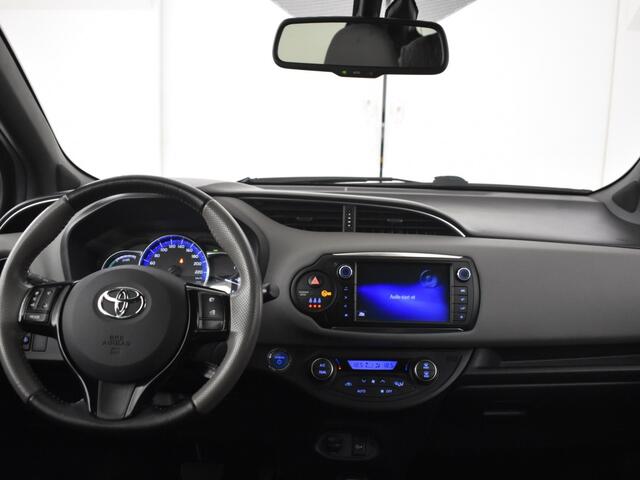 Toyota YARIS 1.5 Hybrid Trend | Trekhaak| Navigatie | Lm Velgen