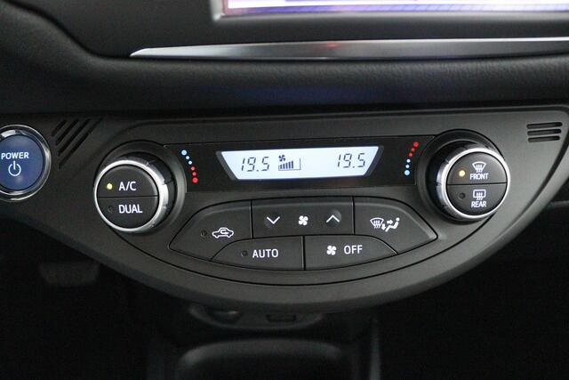 Toyota YARIS 1.5 Hybrid Design | Navigatie | Cruise control | Keyless entry en start |