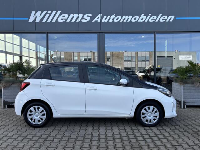 Toyota YARIS 1.5 Hybrid Trend Bi-Tone Cruise Control, Climate Control & Camera