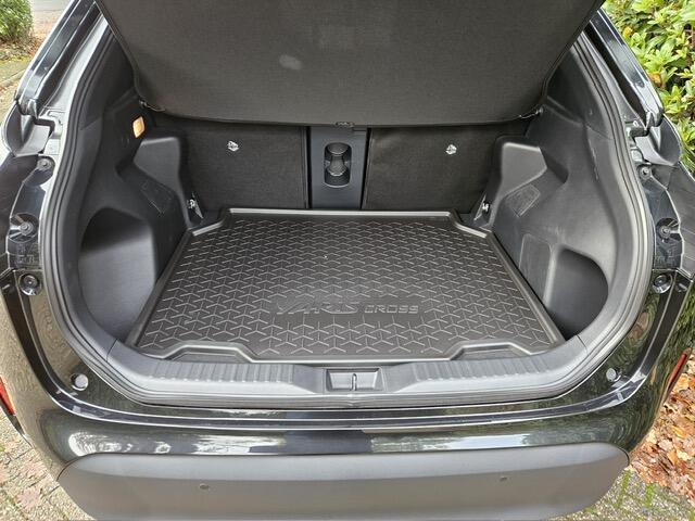 Toyota YARIS Cross 1.5 Hybrid 115 Dynamic PDC/NAVI/CARPLY