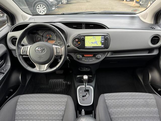Toyota YARIS 1.3 VVT-i Automaat Led Cruise Navi Airco Trekhaak