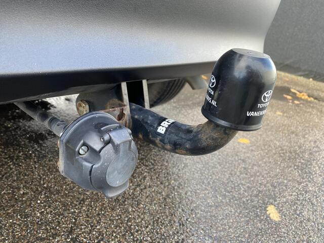 Toyota YARIS Cross 1.5 Hybrid First Edition Trekhaak, 1e eign. NL-auto, Navigatie, Privacy glass, LED, Smart Key, Achteruitrijcamera, Adaptieve cruise control