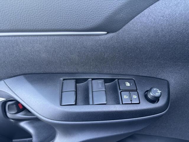 Toyota YARIS Cross 1.5 Hybrid 115 Dynamic Edition SLECHTS 15.225KM, INCLUSIEF PARKEERSENSOREN. Incl gratis trekhaak