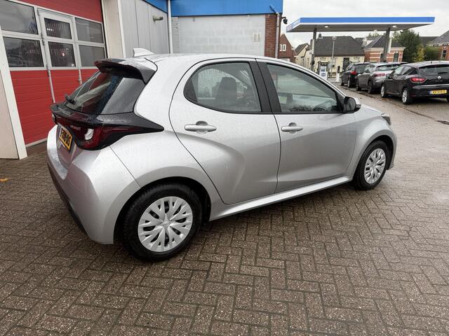 Toyota YARIS 1.5 93 PK | Hybrid Active | 5-drs | Navigatie |