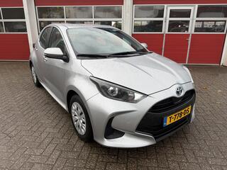 toyota-yaris-1.5-93-pk--hybrid-act