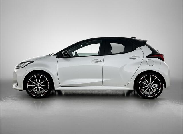 Toyota YARIS 1.5 Hybrid 130 GR Sport | Sportstoelen | Stoelverwarming | Head up Display | Navigatie | 18 inch LM Velgen |