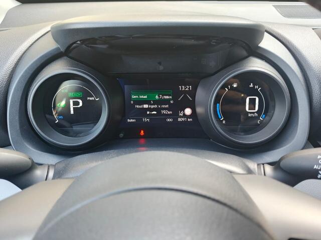 Toyota YARIS 1.5 Hybrid First Ed. CAMERA / LAGE KM