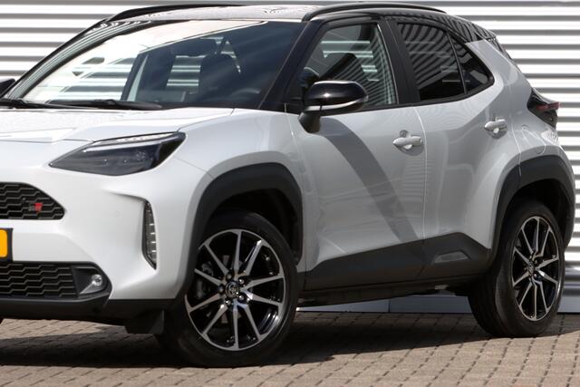 Toyota YARIS Cross 1.5 Hybrid 130 GR Sport JBL / Head-Up