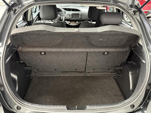 Toyota YARIS 1.5 Hybrid Design 1e eigenaar, NL auto, Zeer leuke uitvoering met o.a. Navigatie en Toyota Safety sense