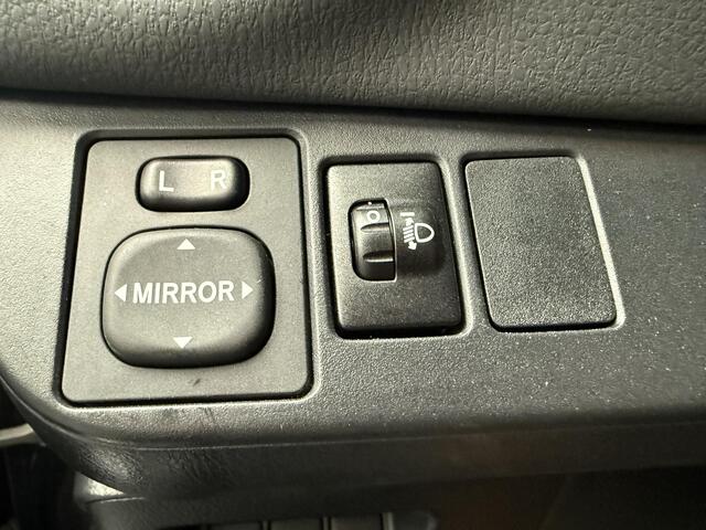 Toyota YARIS 1.5 Hybrid Design 1e eigenaar, NL auto, Zeer leuke uitvoering met o.a. Navigatie en Toyota Safety sense