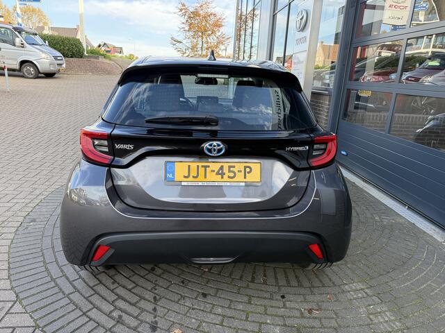 Toyota YARIS 1.5 Hybrid 115 Business