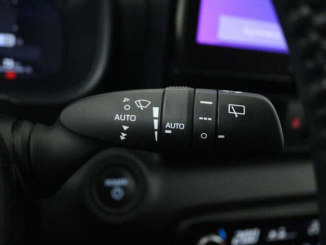 Toyota YARIS 1.5 Hybrid Executive | Navigatie | PDC | Stuur-Stoelverwarming |