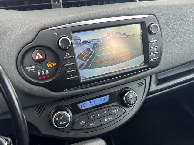 Toyota YARIS 1.5 Hybrid Active HANDGAS / MINDERVALIDE AANPASSING / NAVI / CAMERA / CLIMA / CRUISE / NL-AUTO