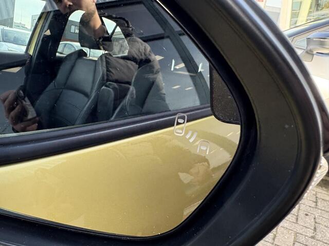 Toyota YARIS Cross 1.5 Hybrid Launch Edition | Dodehoek sensor | Lederen bekleding | JBL | Parkeersensoren