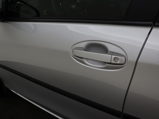 Toyota YARIS 1.5 VVT-i Aspiration | Navigatie | LM velgen |