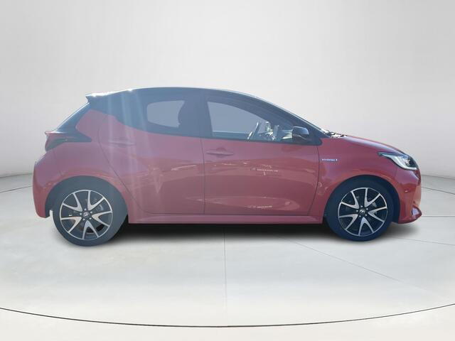 Toyota YARIS 1.5 Hybrid Executive | Panoramadak | Head up display | Carplay | 17 inch LM-velgen |