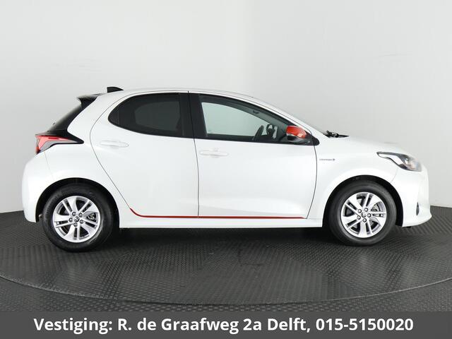 Toyota YARIS 1.5 Hybrid Active + Coral Red Pack | 1e eigenaar | Apple Carplay & AndroidAUTO | Camera |