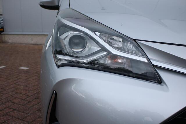 Toyota YARIS 1.5 Hybrid Aspiration |Clima|Getint glas|LM velgen|Mistlampen|Leder stuur|Metallic lak