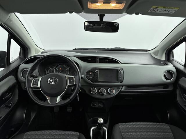 Toyota YARIS 1.0 VVT-i Aspiration 5-Drs | Parkeercamera | NL-Auto | Dealeronderhouden | 2E Eig | APK 11-2026 |