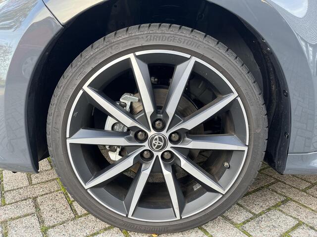 Toyota YARIS 1.5 Hybrid 130 GR Sport Plus Pack | All-in prijs | NAP! | Panoramadak | Camera |