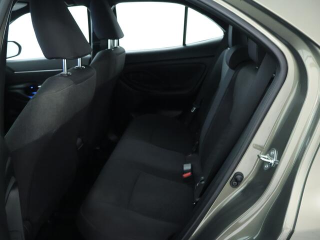 Toyota YARIS Cross 1.5 Hybrid Dynamic | Parkeersensoren | Stoel- en stuurwielverwarming |