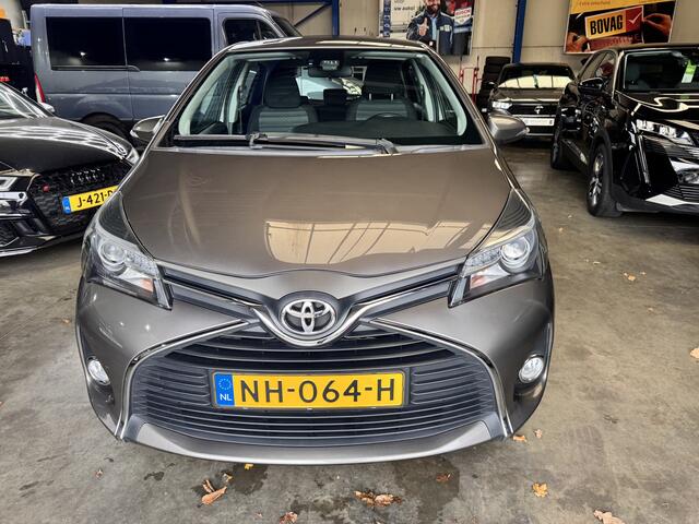 Toyota YARIS 1.3 VVT-i Trend | Acc Airco | Acht.Camera | Bleu-Tooth | Goed onderhouden | Winterset LM optioneel |