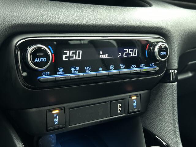 Toyota YARIS 1.5 Hybrid Launch Edition Full option | HUD | 18'' | Stoelverwarming | Carplay & Android Auto | Zwart dak