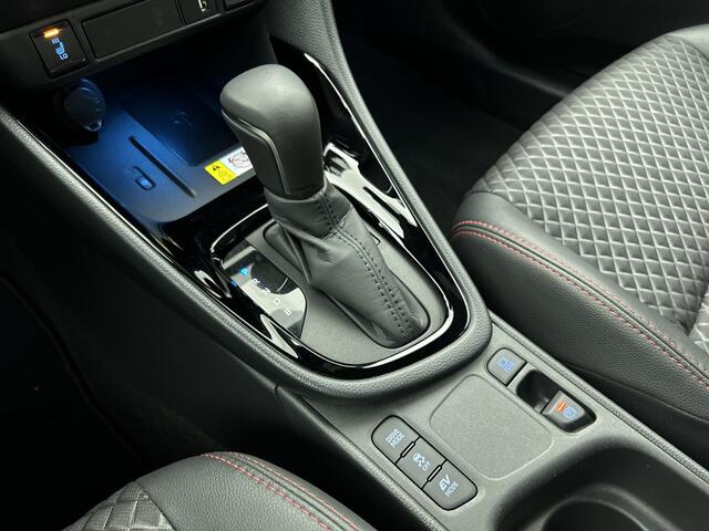 Toyota YARIS 1.5 Hybrid Launch Edition Full option | HUD | 18'' | Stoelverwarming | Carplay & Android Auto | Zwart dak