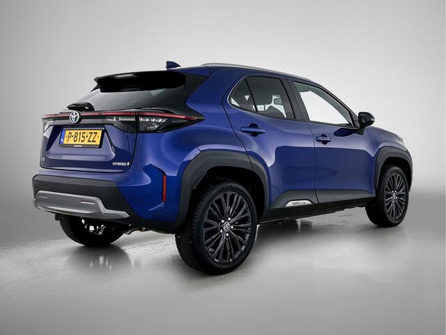 Toyota YARIS Cross 1.5 Hybrid Adventure | Half lederen bekleding | Stoel en stuur verwarming | JBL |