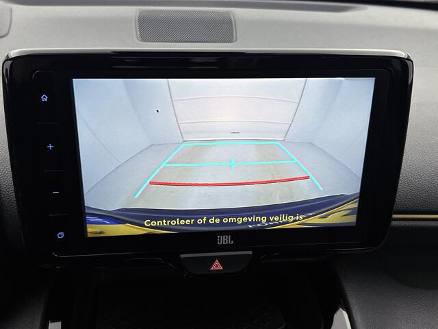 Toyota YARIS Cross 1.5 Hybrid Adventure | Half lederen bekleding | Stoel en stuur verwarming | JBL |