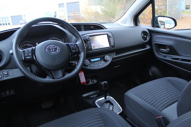 Toyota YARIS 1.5 Hybrid Aspiration | Rijklaar | 'Trekhaak' | Stoelverw. | Cruise | Camera | Clima | Regensensor | Dealer onderhouden