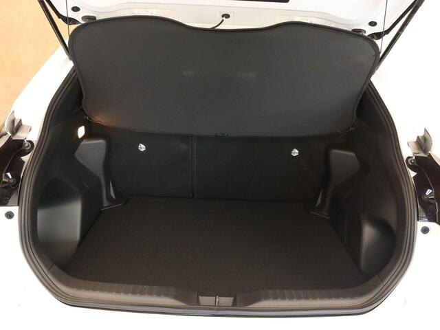 Toyota YARIS Cross 1.5 Hybrid 130 Dynamic Plus 130 PK - PARELMOER WIT - ADAPTIEVE CRUISE CONTROL - DODEHOEKDETECTIE - STUURWIELVERWARMING - CLIMATE CONTROL - APPLE CARPLAY/ANDROID AUTO - STOELVERWARMING VOORSTOELEN - PARKEERSENSOREN VOOR + ACHTER - EXTRA GETINT GLAS